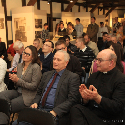 Konkurs fotograficzny. organizacja wystaw fotograficznych kuratorstwo galeria poznań