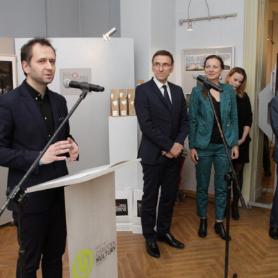 omf1 organizacja wystaw fotograficznych kuratorstwo galeria poznań